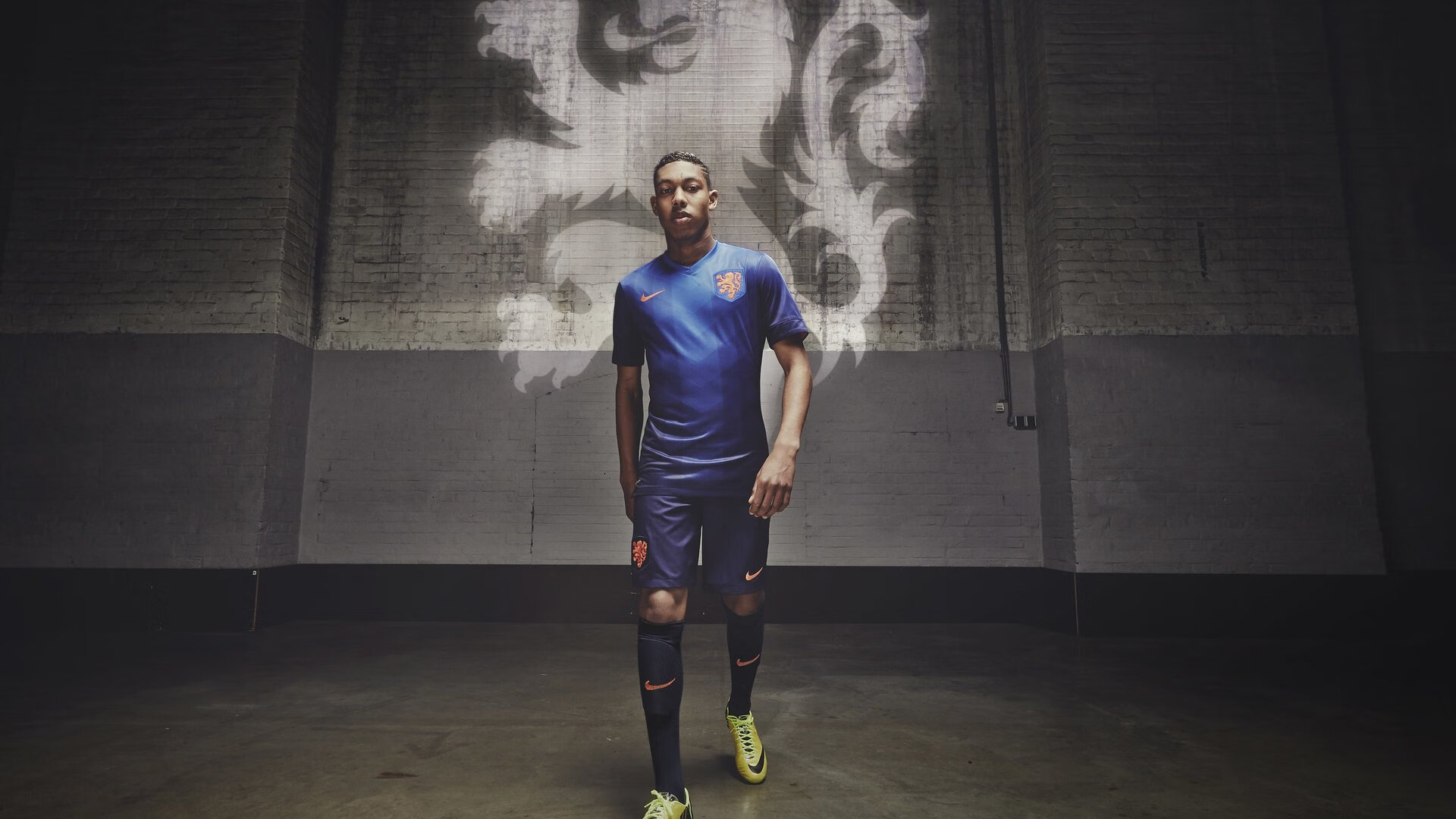 各国选手竞技水平不断提升,别的国家选手都是选的一些顶级