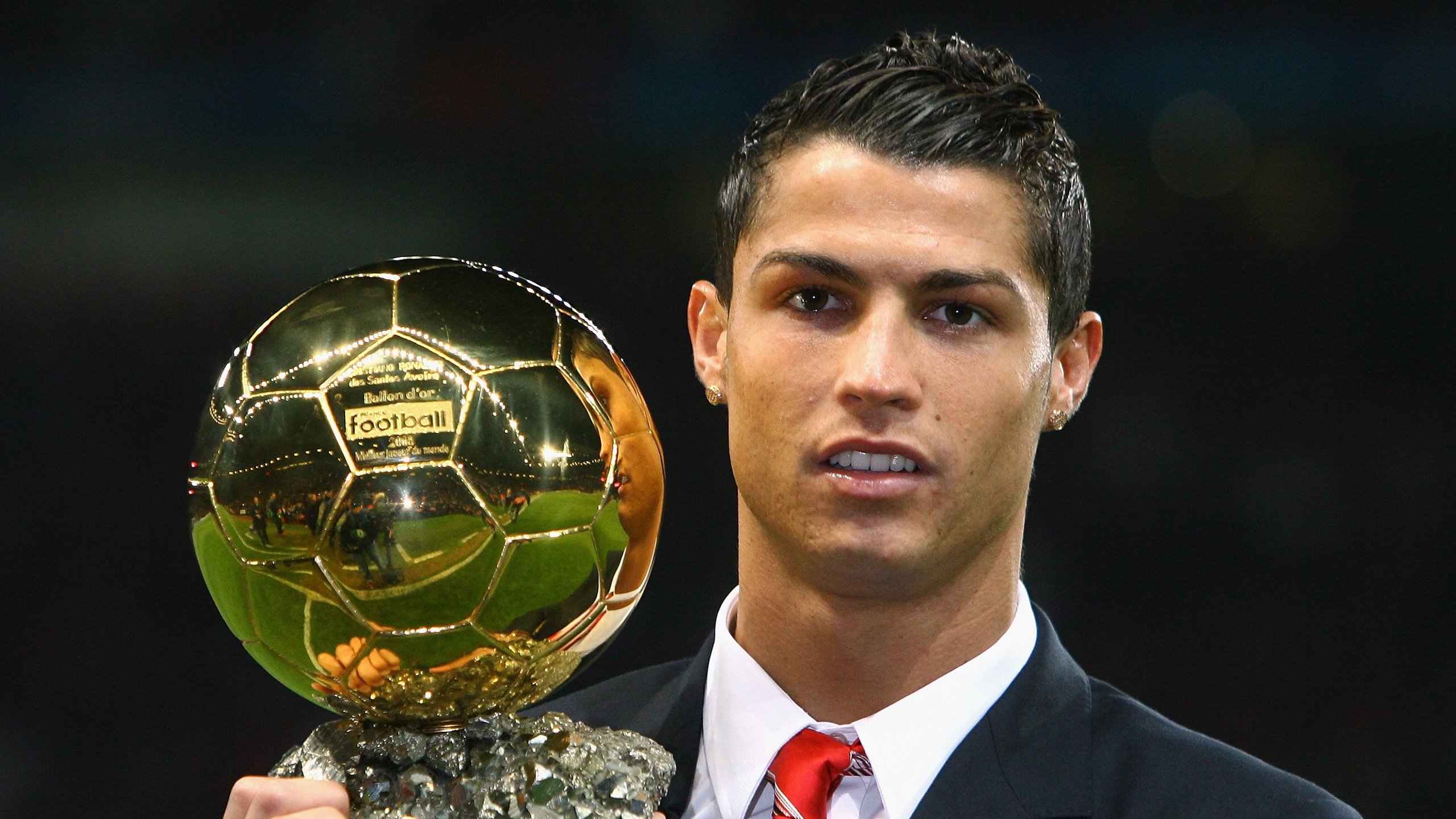 欧冠赛场传奇战役，史诗般的逆袭之旅，欧冠经典回顾